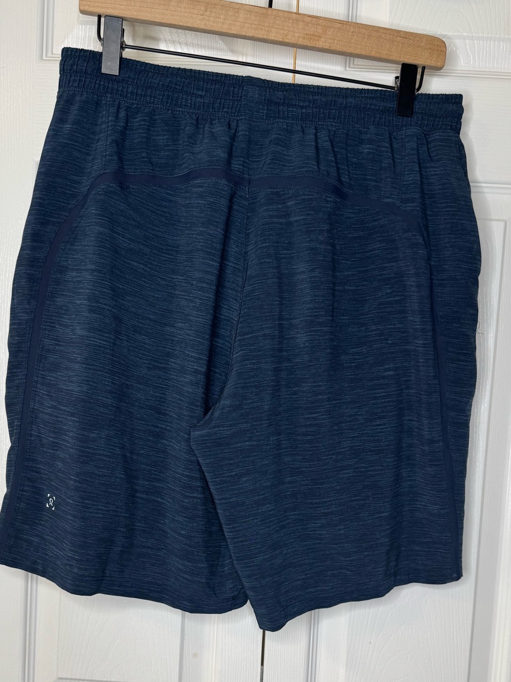 Lululemon - Picture 4 of 5
